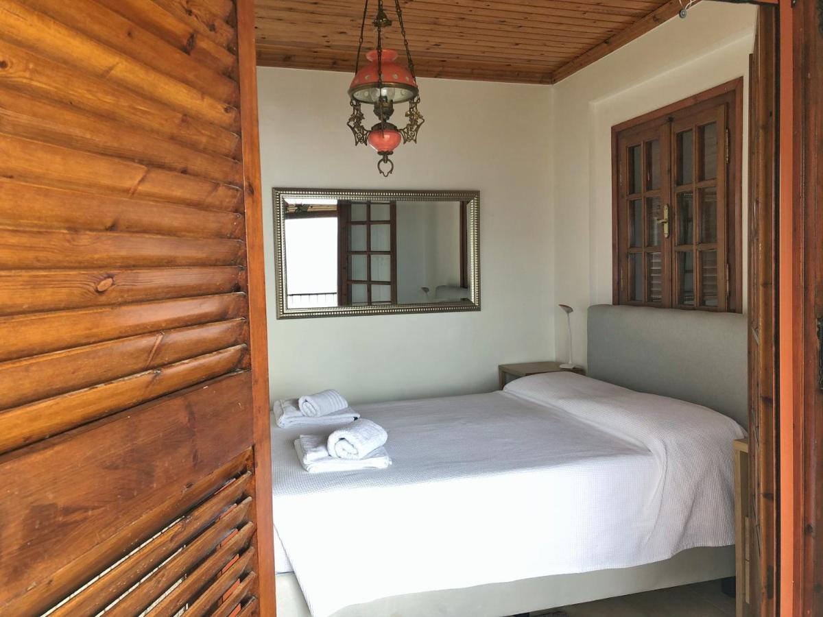 Gaia Guest House Calamata Exterior foto